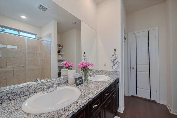 $350,000 | 308 Morning Dove Trail, Sealy, TX 77474