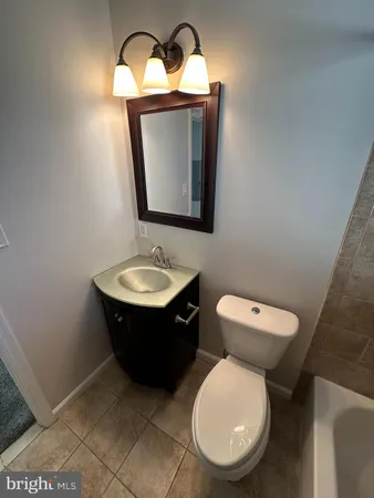 $2,200 | 2712 6th Street Northeast, Washington, DC 20017