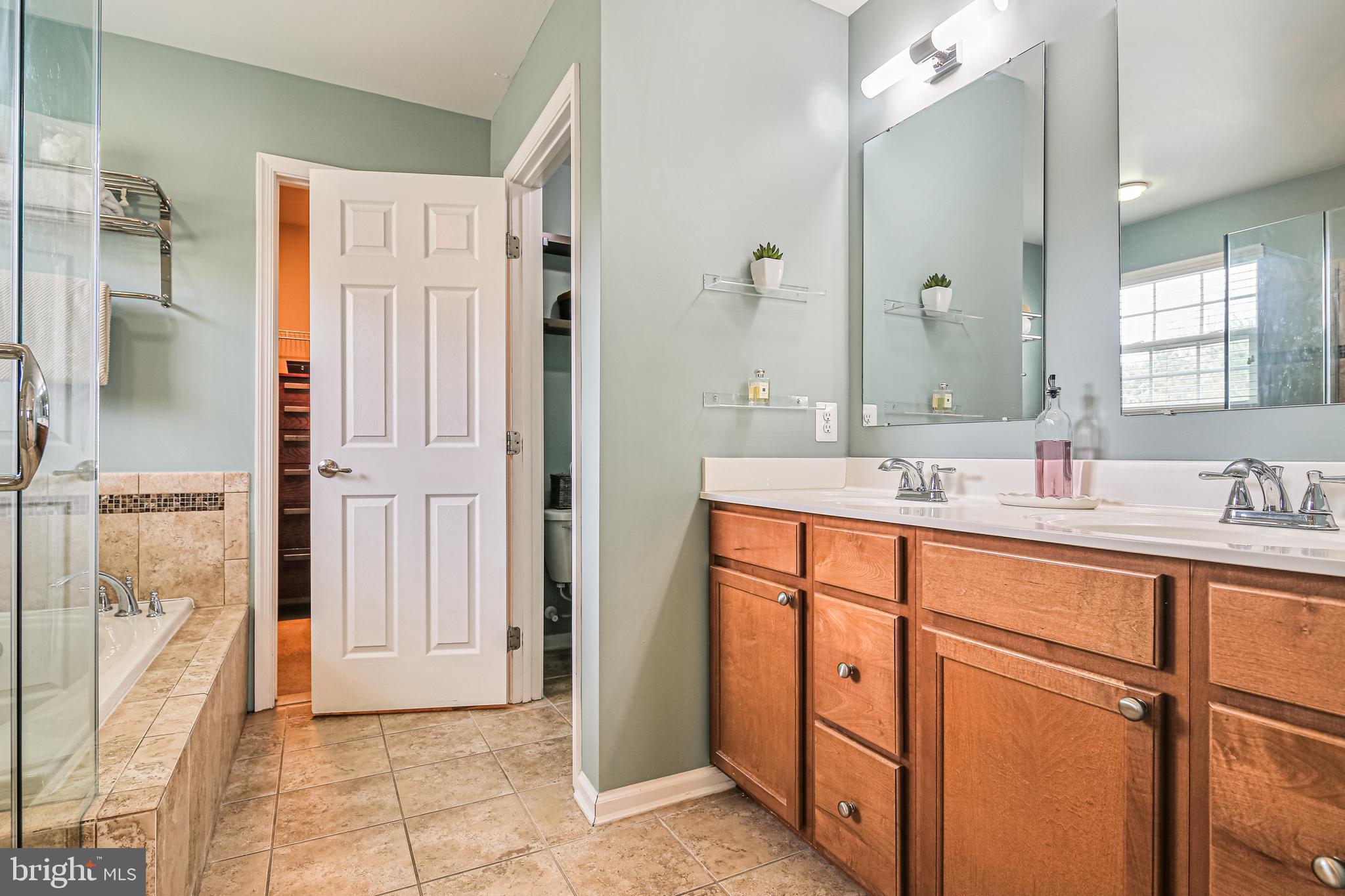 7145 Long View Road Columbia, MD 21044 - Photo 29 of 65 Primary bathroom