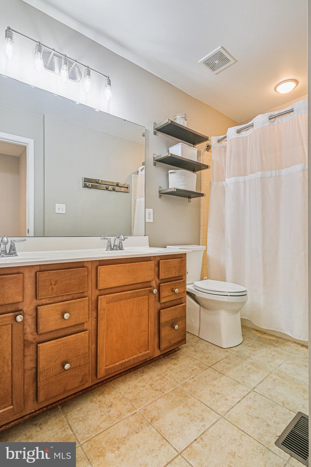 7145 Long View Road Columbia, MD 21044 - Photo 38 of 65 Hallway bathroom