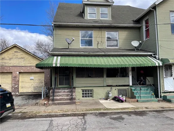 $750 | 15 Darlington Avenue, New Castle, PA 16102