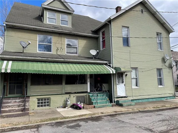 $750 | 15 Darlington Avenue, New Castle, PA 16102