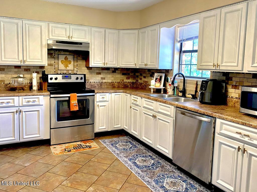 2107 Sheppard Boulevard Picayune, MS 39466 - Photo 3 of 14 IMG_1009