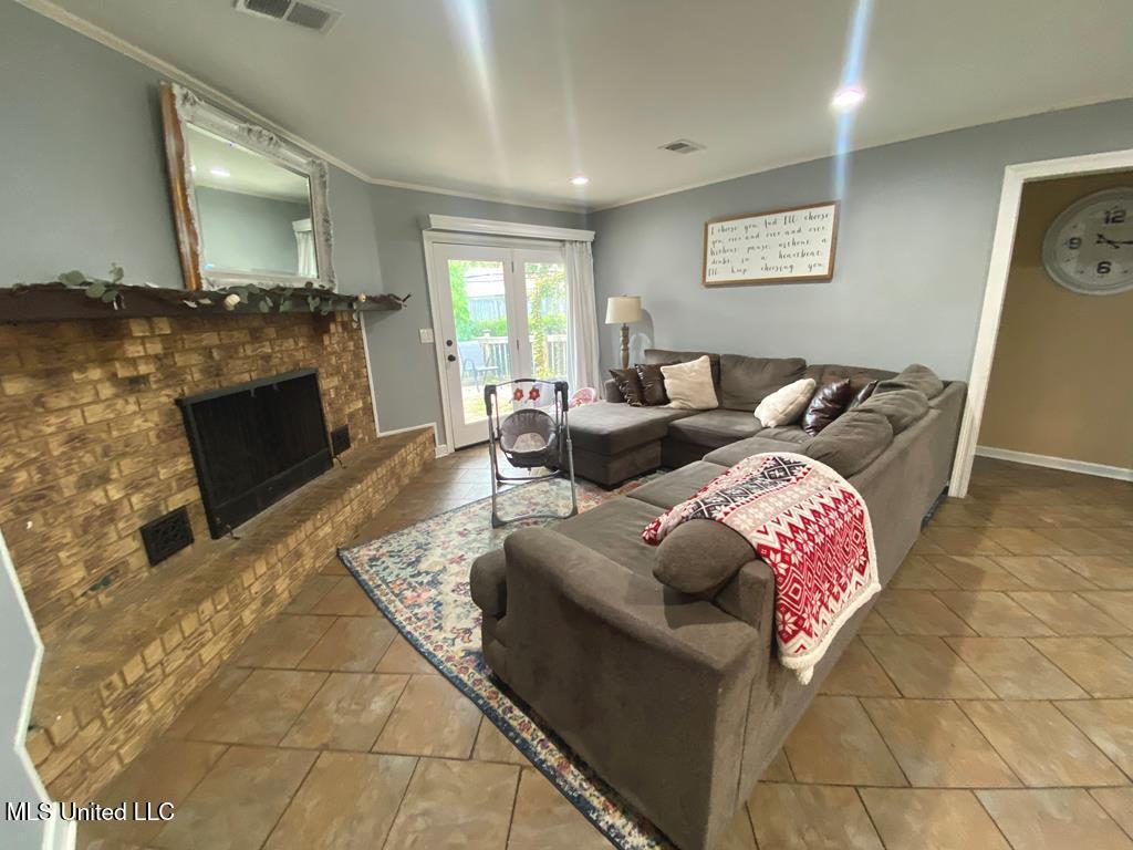 2107 Sheppard Boulevard Picayune, MS 39466 - Photo 6 of 14 IMG_1012