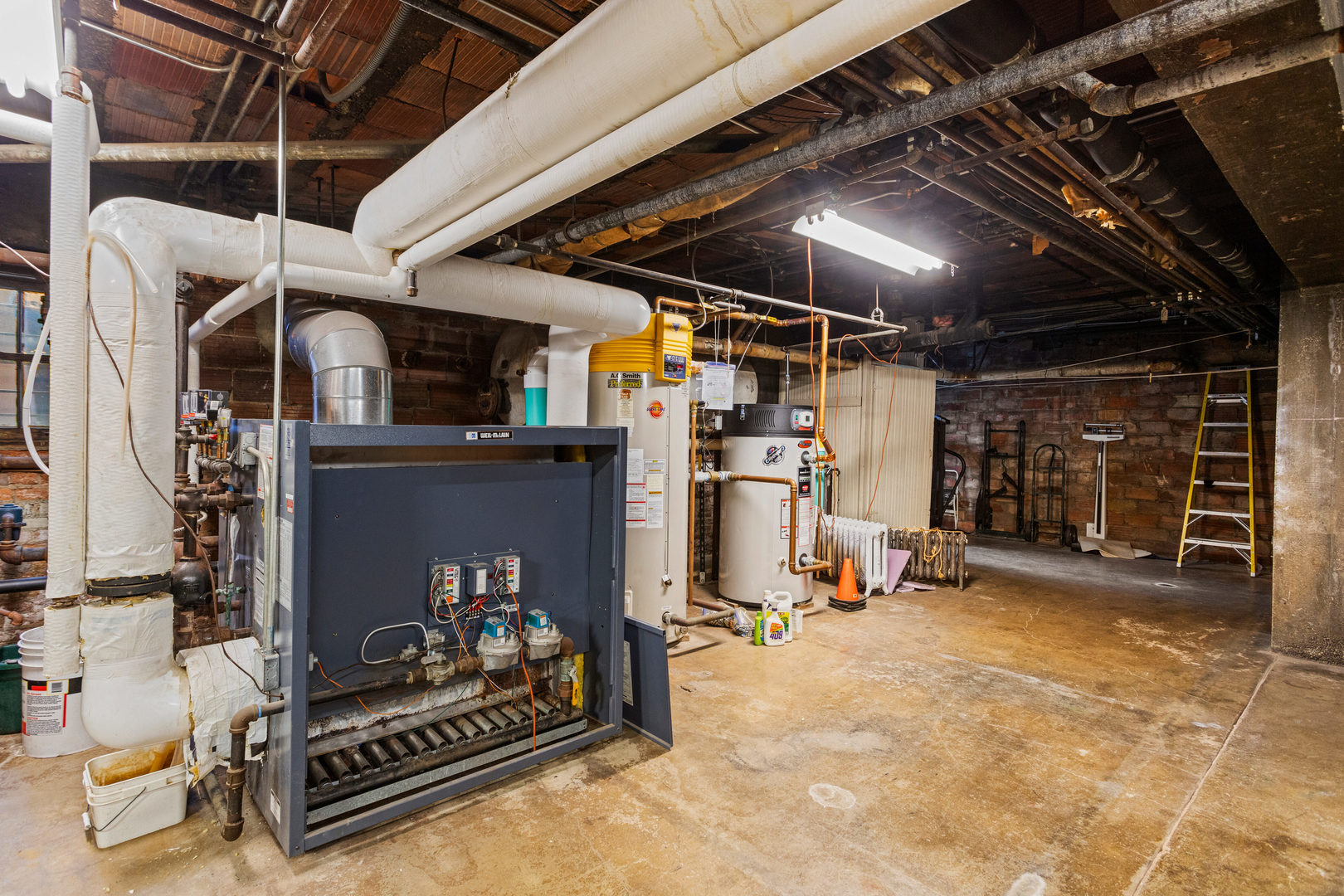 307 North Prairie Street, Unit 3 Champaign, IL 61820 - Photo 32 of 34 a view of a room with gym equipment