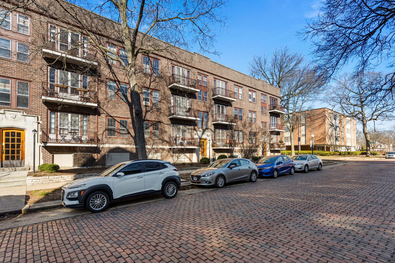 307 North Prairie Street, Unit 3 Champaign, IL 61820 - Photo 8 of 34 a car parked in front of a building