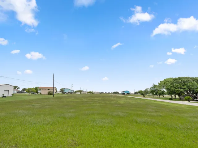 $22,000 | 102 Calumet Drive, Palacios, TX 77465