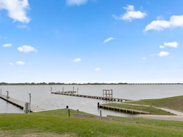 $22,000 | 102 Calumet Drive, Palacios, TX 77465