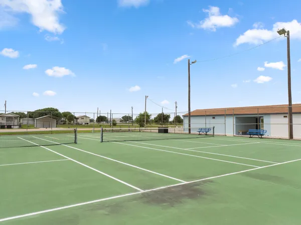 $20,000 | 102 Calumet Drive, Palacios, TX 77465