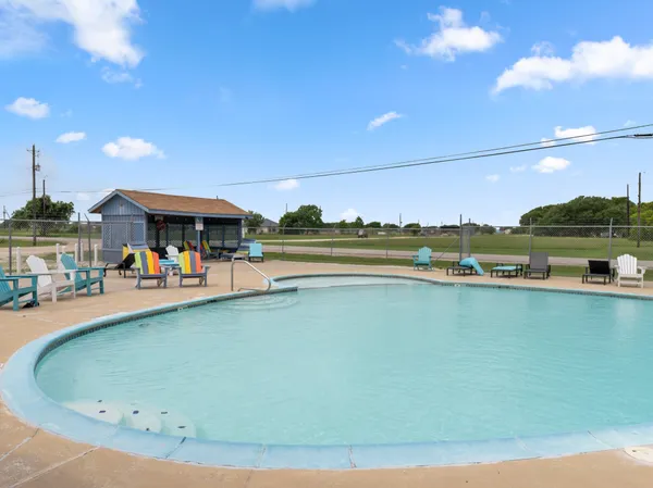 $20,000 | 102 Calumet Drive, Palacios, TX 77465
