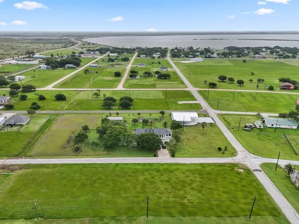 an aerial view of a tennis court