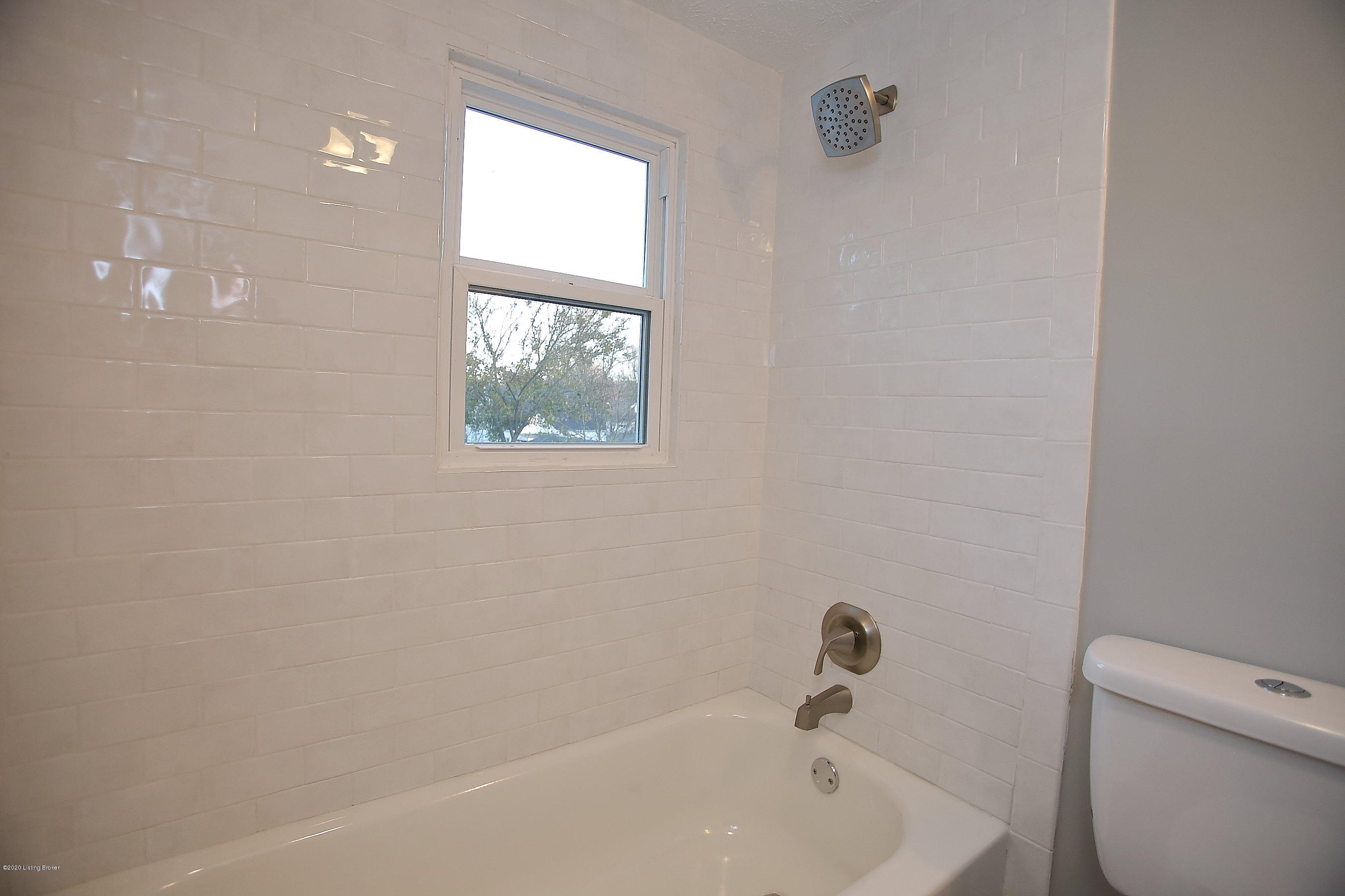 4717 Dohn Road Louisville, KY 40216 - Photo 37 of 48 Upstairs Full Bath