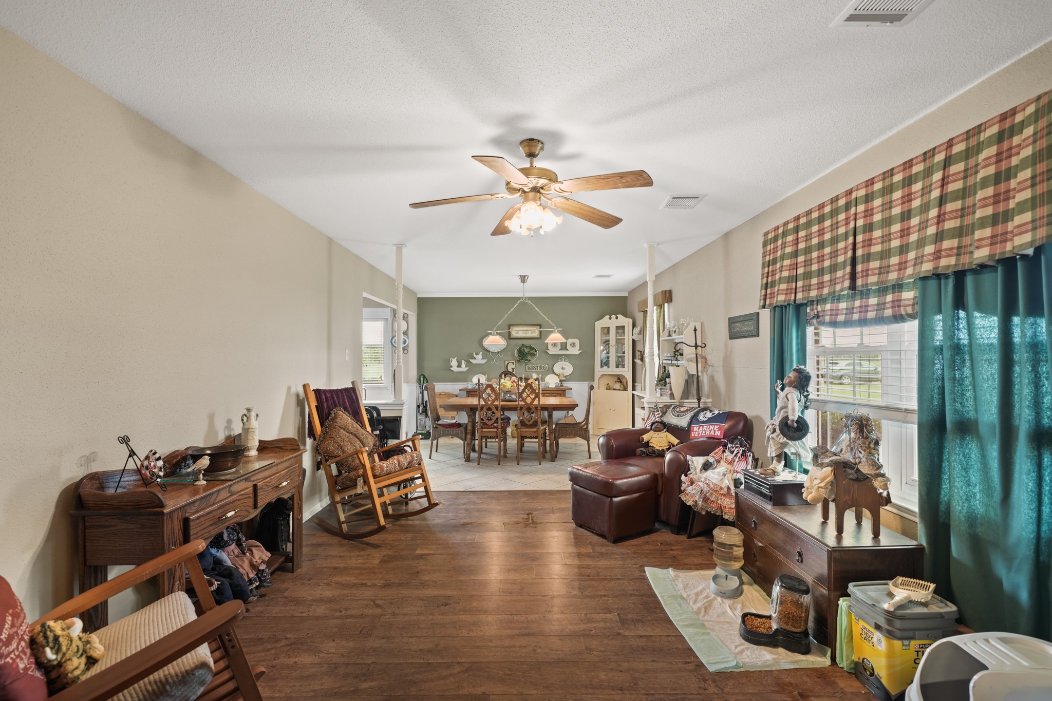 4911 Brister Road Rosharon, TX 77583 - Photo 6 of 31 Looking from the front door into the den