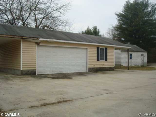 3657 Cottrell Road Richmond, VA 23234 - Photo 2 of 8 Parking Lot/Garage