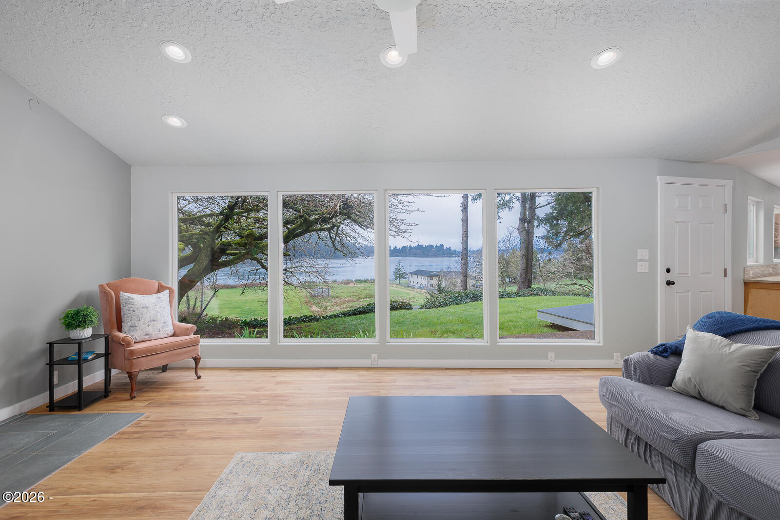 3823 Yaquina Bay Road Newport, OR 97365 - Photo 14 of 68 Web-12