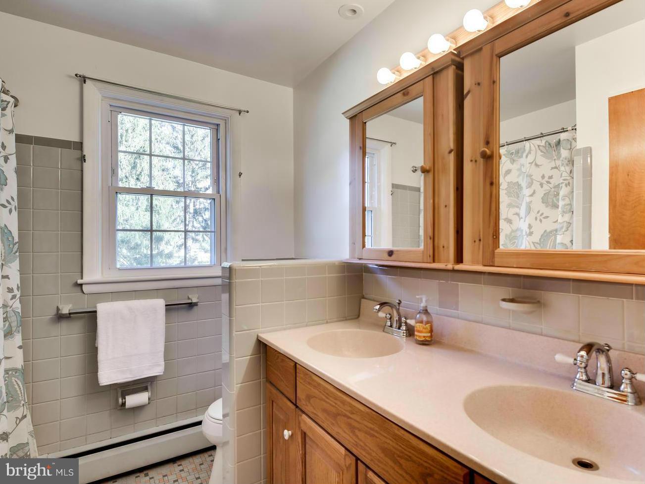 3909 Chatham Road Ellicott City, MD 21042 - Photo 20 of 30 Bathroom with Dual Vanity