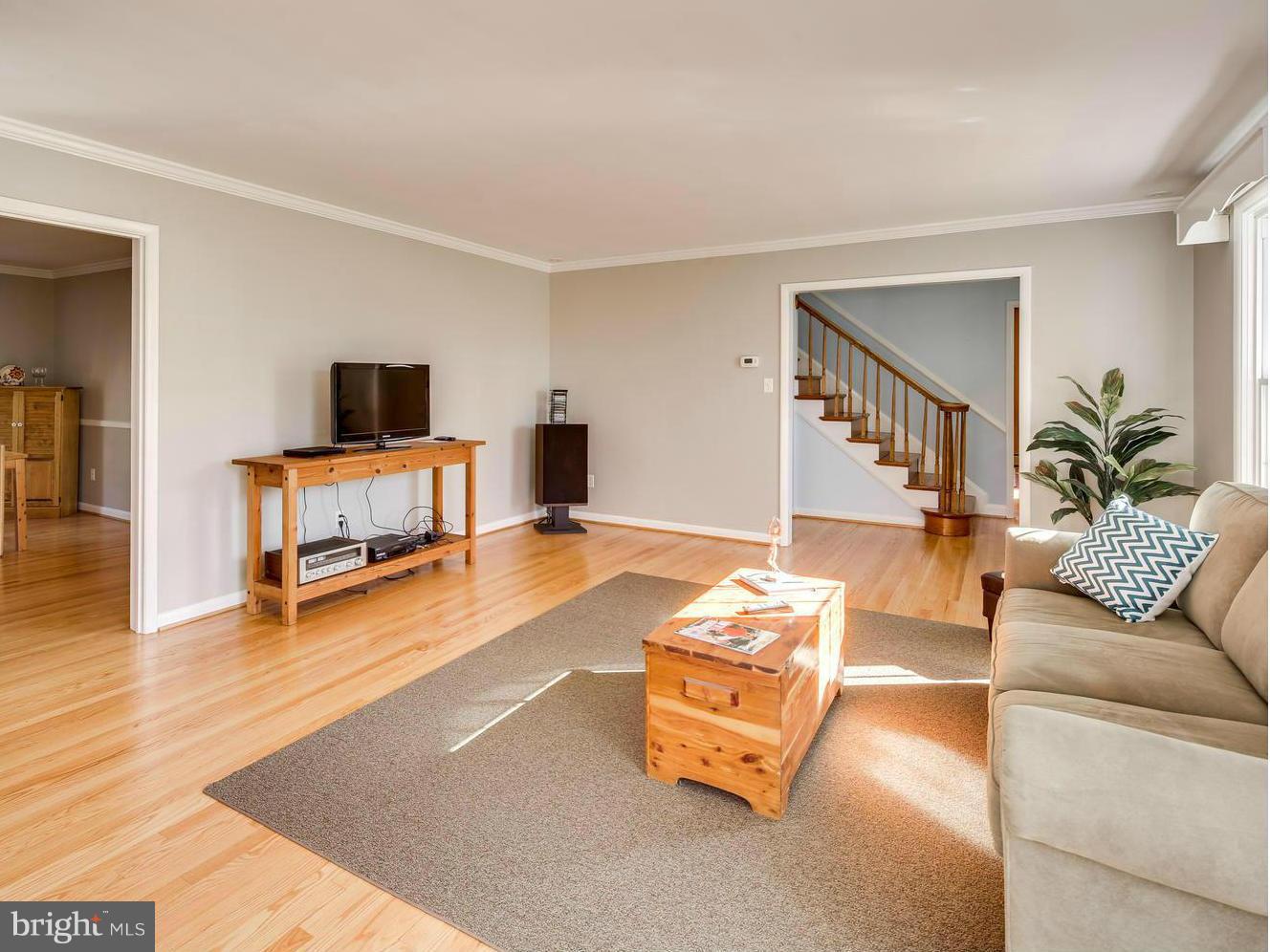 3909 Chatham Road Ellicott City, MD 21042 - Photo 6 of 30 Living Room
