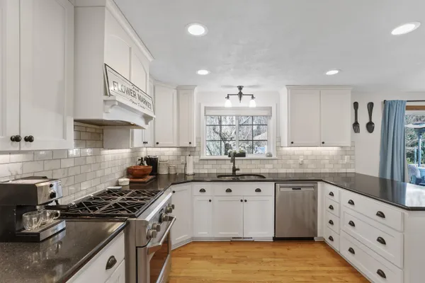 $585,000 | 9908 North Glenwood Drive, Spokane, WA 99208