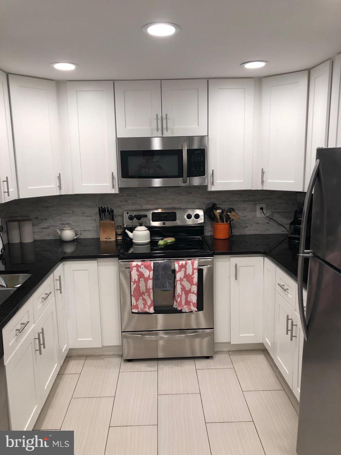 11020 Granby Court Reston, VA 20191 - Photo 3 of 28