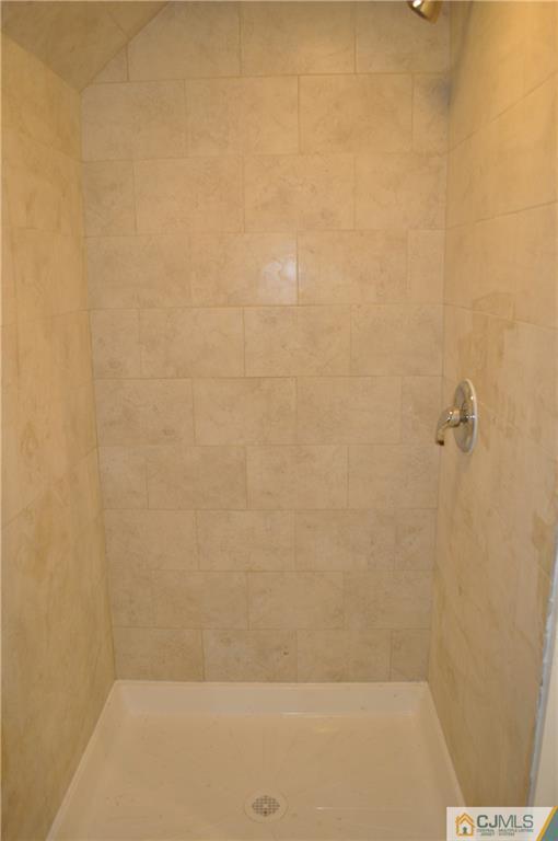 232 Georges Road Dayton, NJ 08810 - Photo 21 of 24 Gallery Image 21