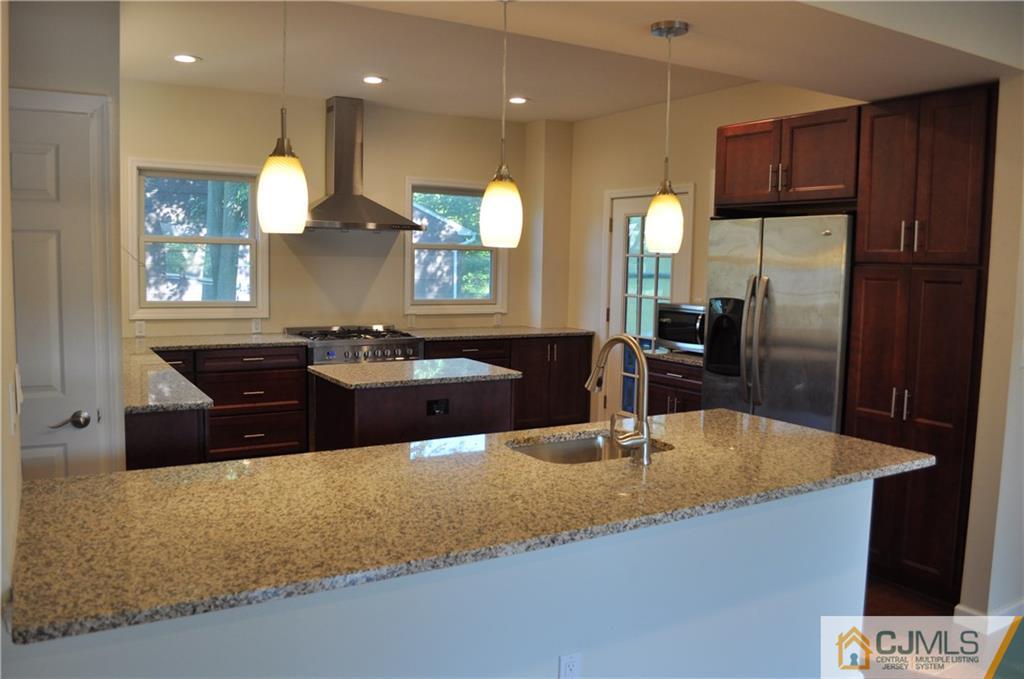 232 Georges Road Dayton, NJ 08810 - Photo 5 of 24 Gallery Image 5