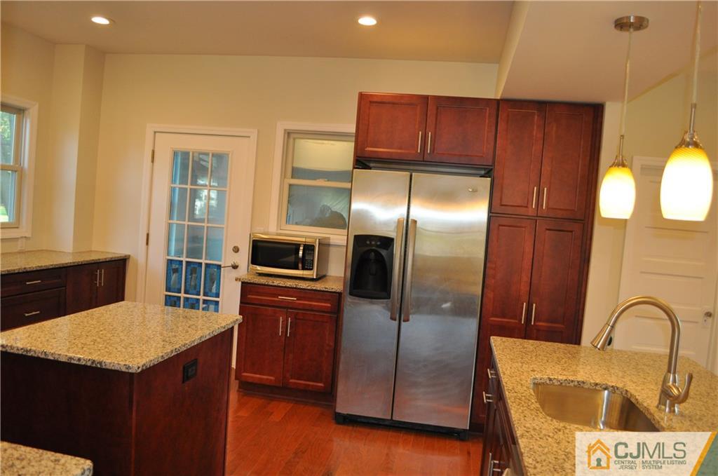 232 Georges Road Dayton, NJ 08810 - Photo 7 of 24 Gallery Image 7