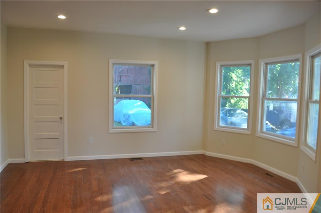 232 Georges Road Dayton, NJ 08810 - Photo 10 of 24 Gallery Image 10