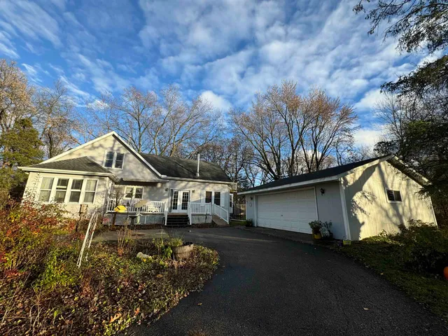 $395,000 | W6147 Highway 21, Wautoma, WI 54982