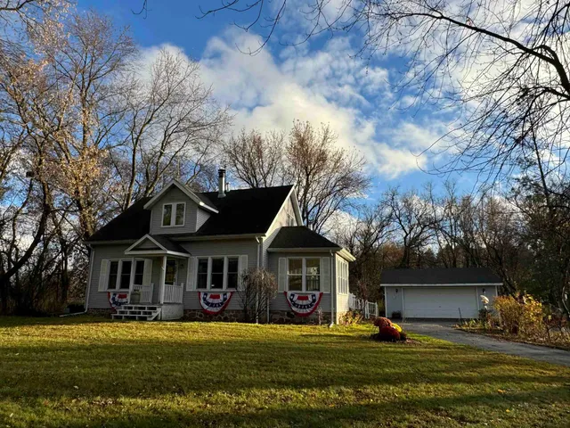 $395,000 | W6147 Highway 21, Wautoma, WI 54982
