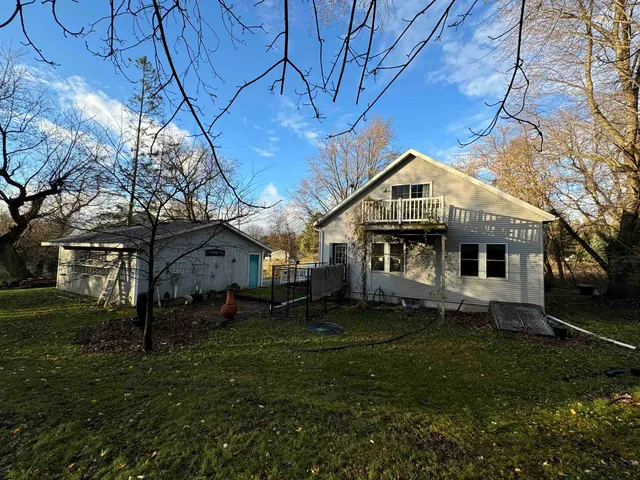 $395,000 | W6147 Highway 21, Wautoma, WI 54982