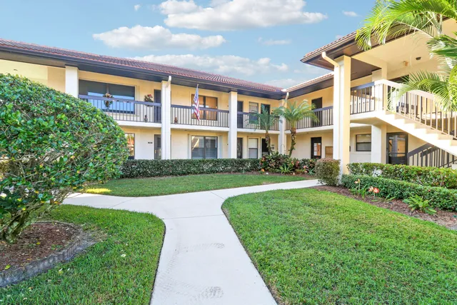 $2,000 | 540 Southwest South River Drive, Unit 204, Stuart, FL 34997