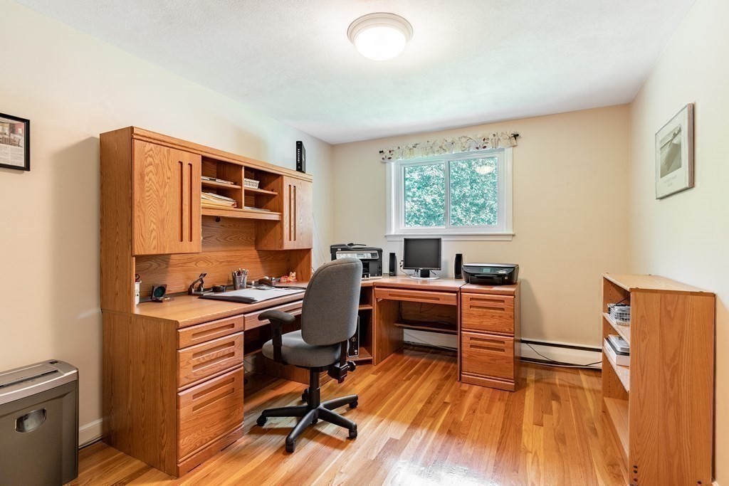 10 Livingston Road Sharon, MA 02067 - Photo 16 of 30 Gallery Image 16