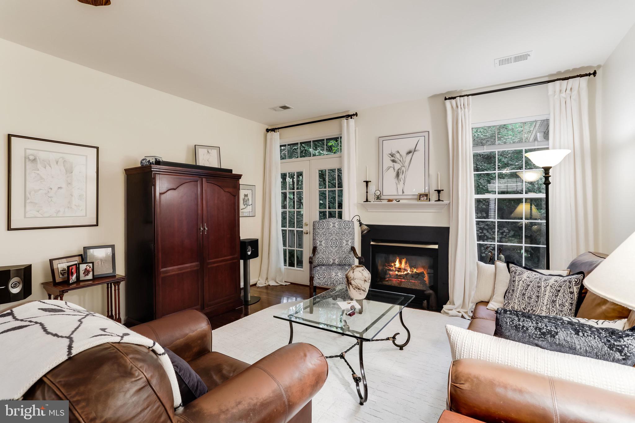 11402 Gate Hill Place, Unit 60 Reston, VA 20194 - Photo 2 of 27 Living Room