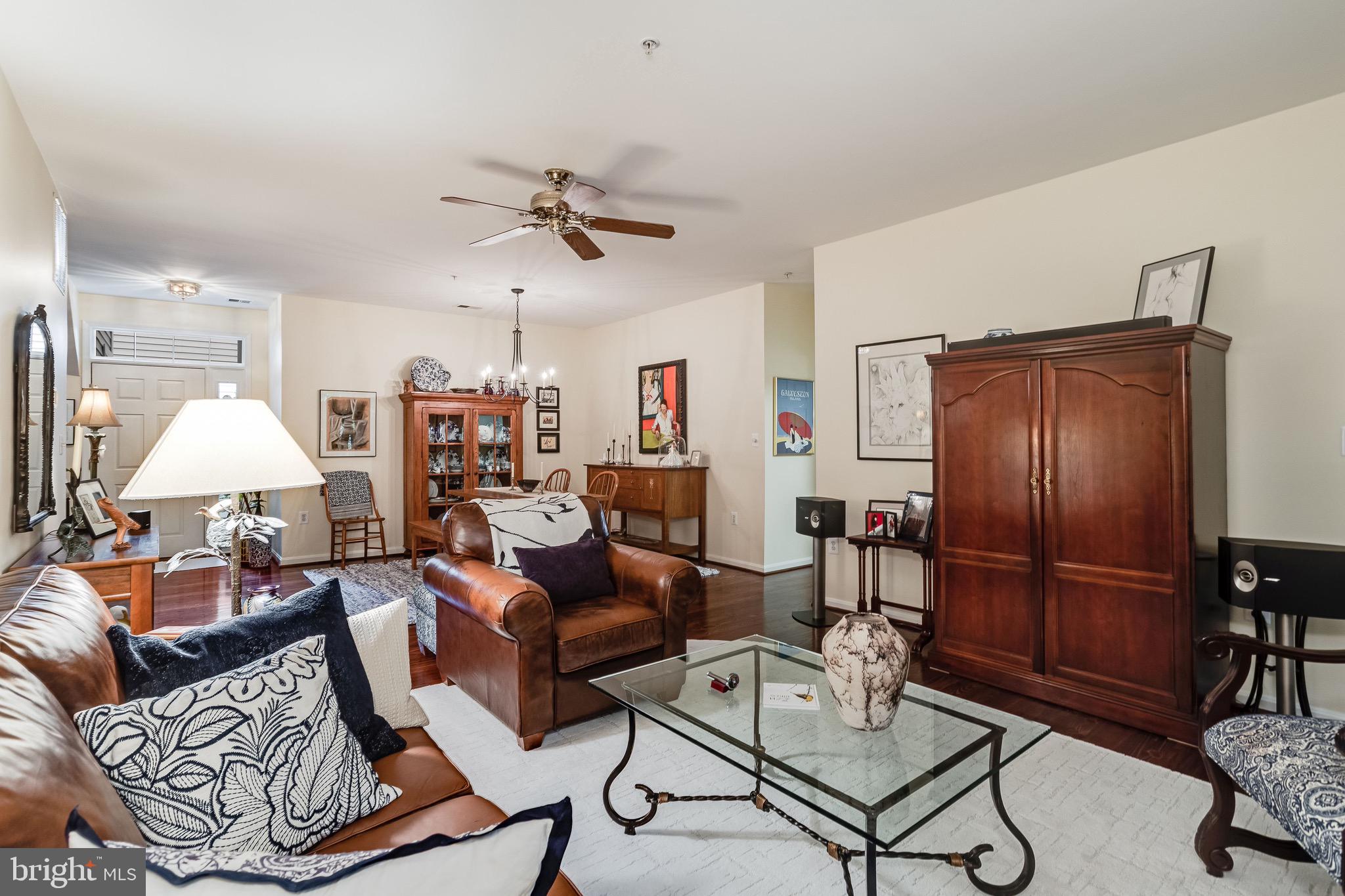 11402 Gate Hill Place, Unit 60 Reston, VA 20194 - Photo 3 of 27 Living Room