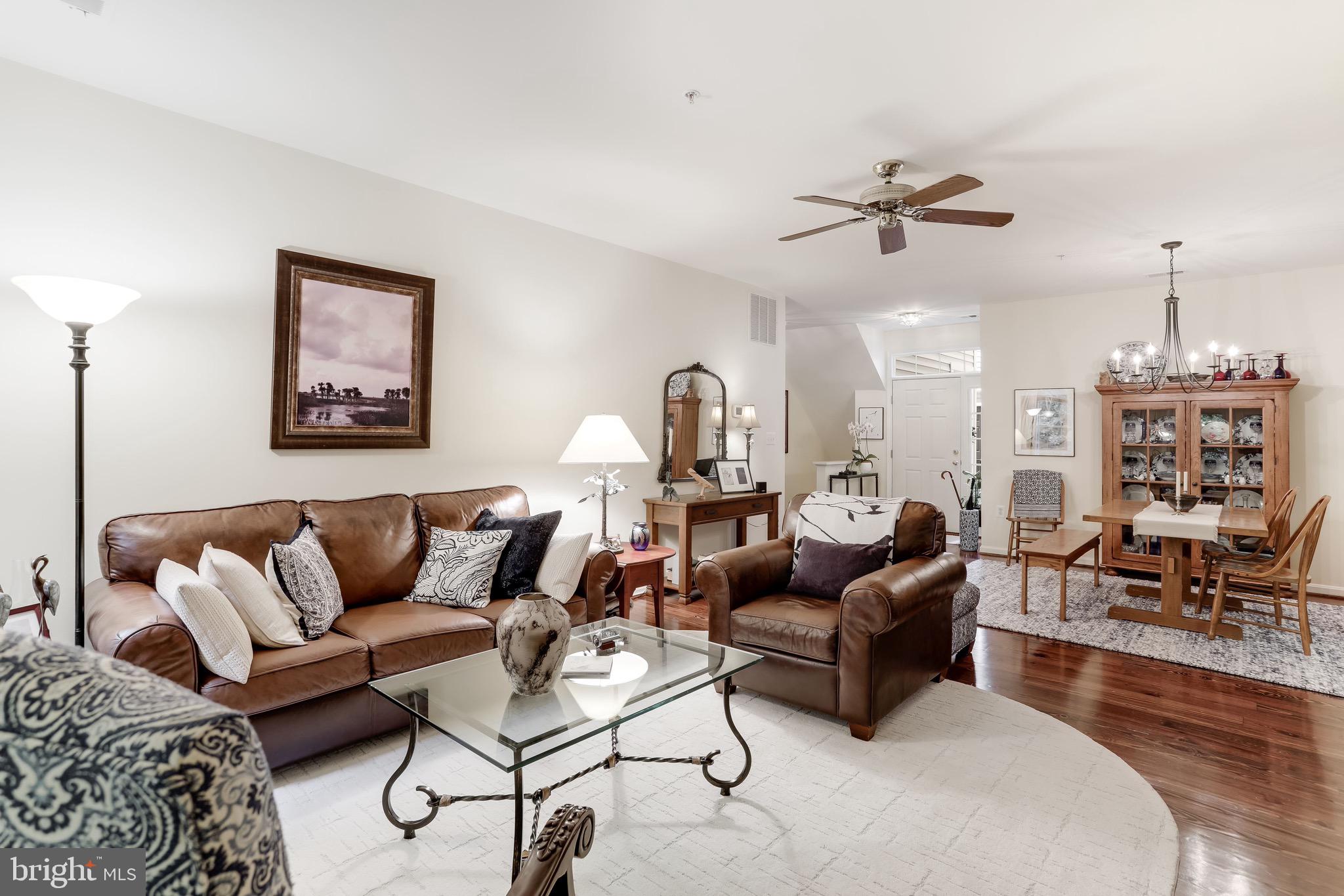 11402 Gate Hill Place, Unit 60 Reston, VA 20194 - Photo 4 of 27 Living Room