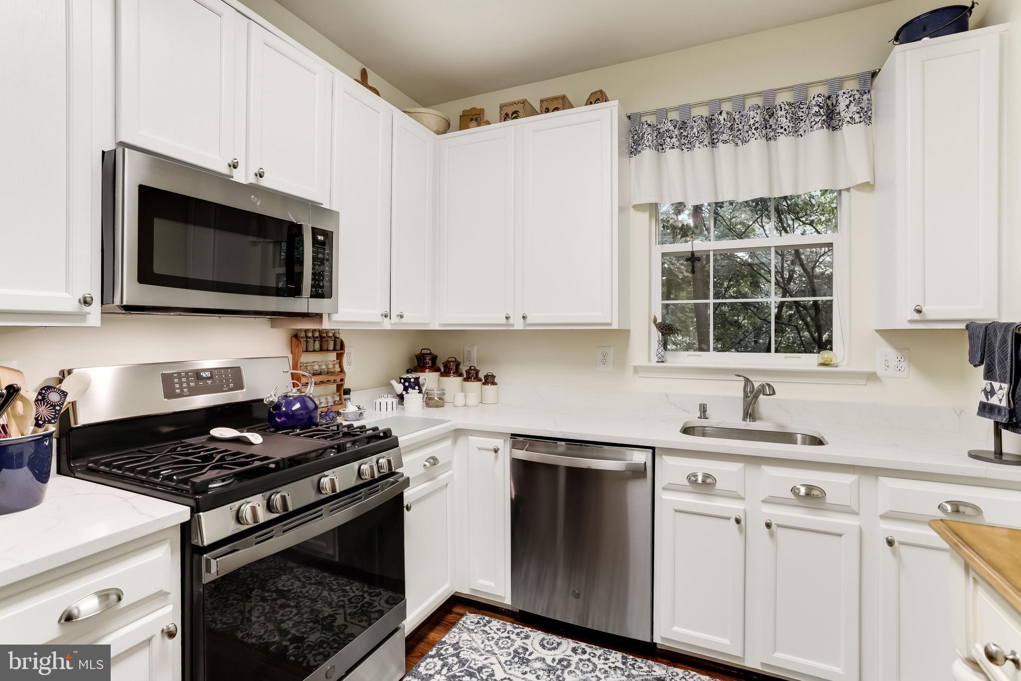 11402 Gate Hill Place, Unit 60 Reston, VA 20194 - Photo 8 of 27 Updated Kitchen 2021