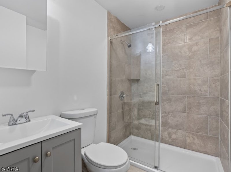 33 Seton Hall Drive Newark, NJ 07103 - Photo 13 of 14