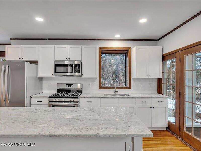 11 Maple Avenue Bethlehem, NY 12159 - Photo 9 of 41 10-P1277027