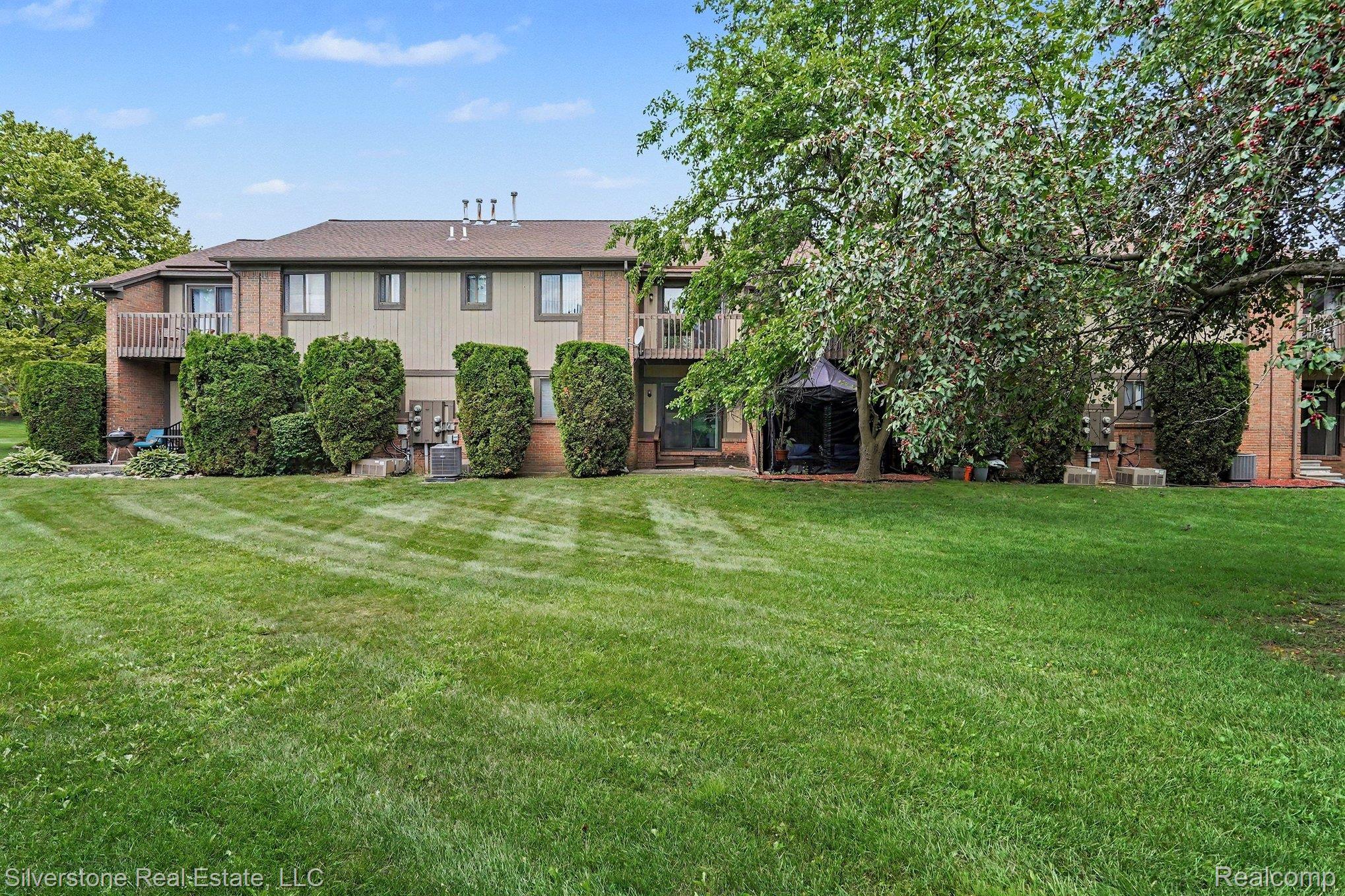 1502 Meadowside Drive Rochester, MI 48307 - Photo 26 of 27 026_file_9603.jpg