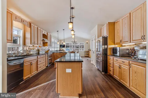 $2,000,000 | 852 Bay Front Avenue, North Beach, MD 20714