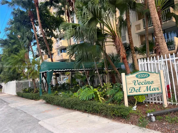 $2,000 | 2350 Northeast 135th Street, Unit 209, North Miami, FL 33181