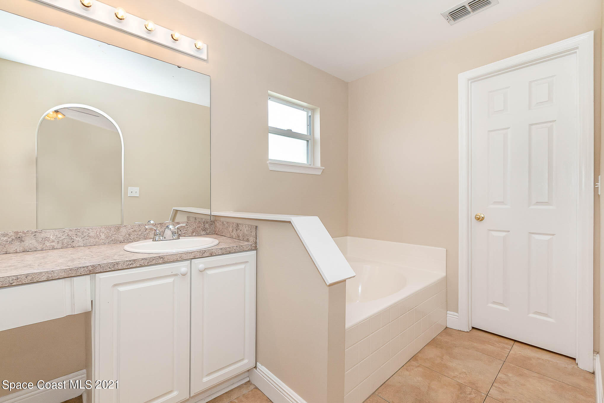 2365 Shady Oak Road Melbourne, FL 32935 - Photo 7 of 18 6 - 2365 Shady Oak Rd (21)