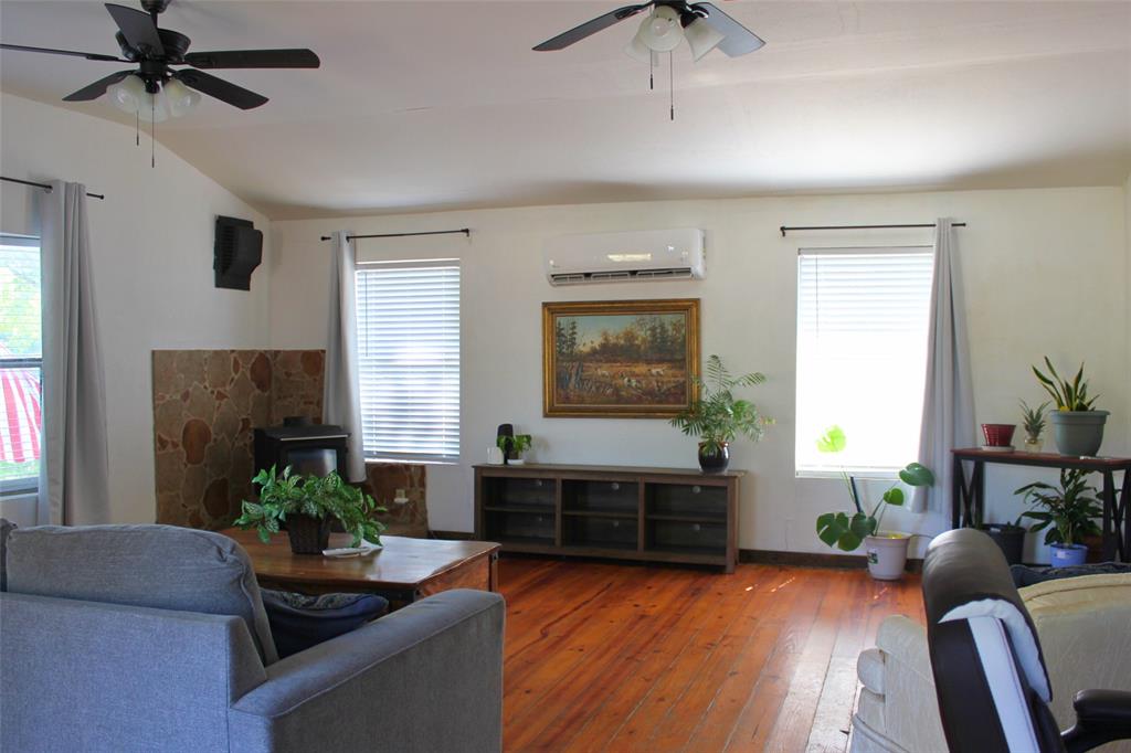 12608 Valverde Loop Terrell, TX 75161 - Photo 8 of 26 Large living room