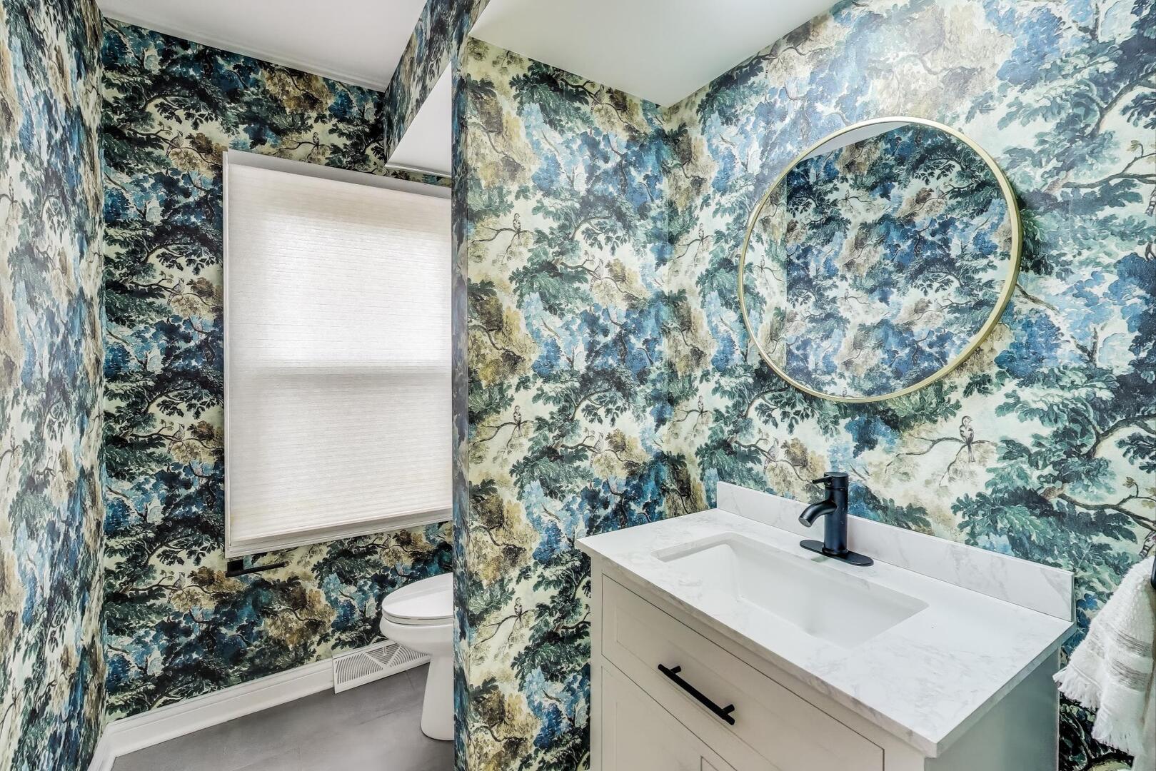 2811 Farmington Road Northbrook, IL 60062 - Photo 17 of 45 a bathroom with a sink and mirror