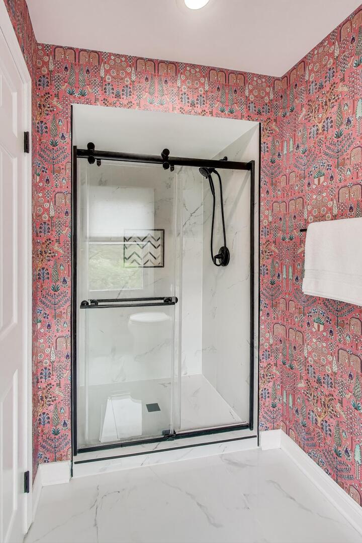 2811 Farmington Road Northbrook, IL 60062 - Photo 25 of 45 a bathroom with a shower