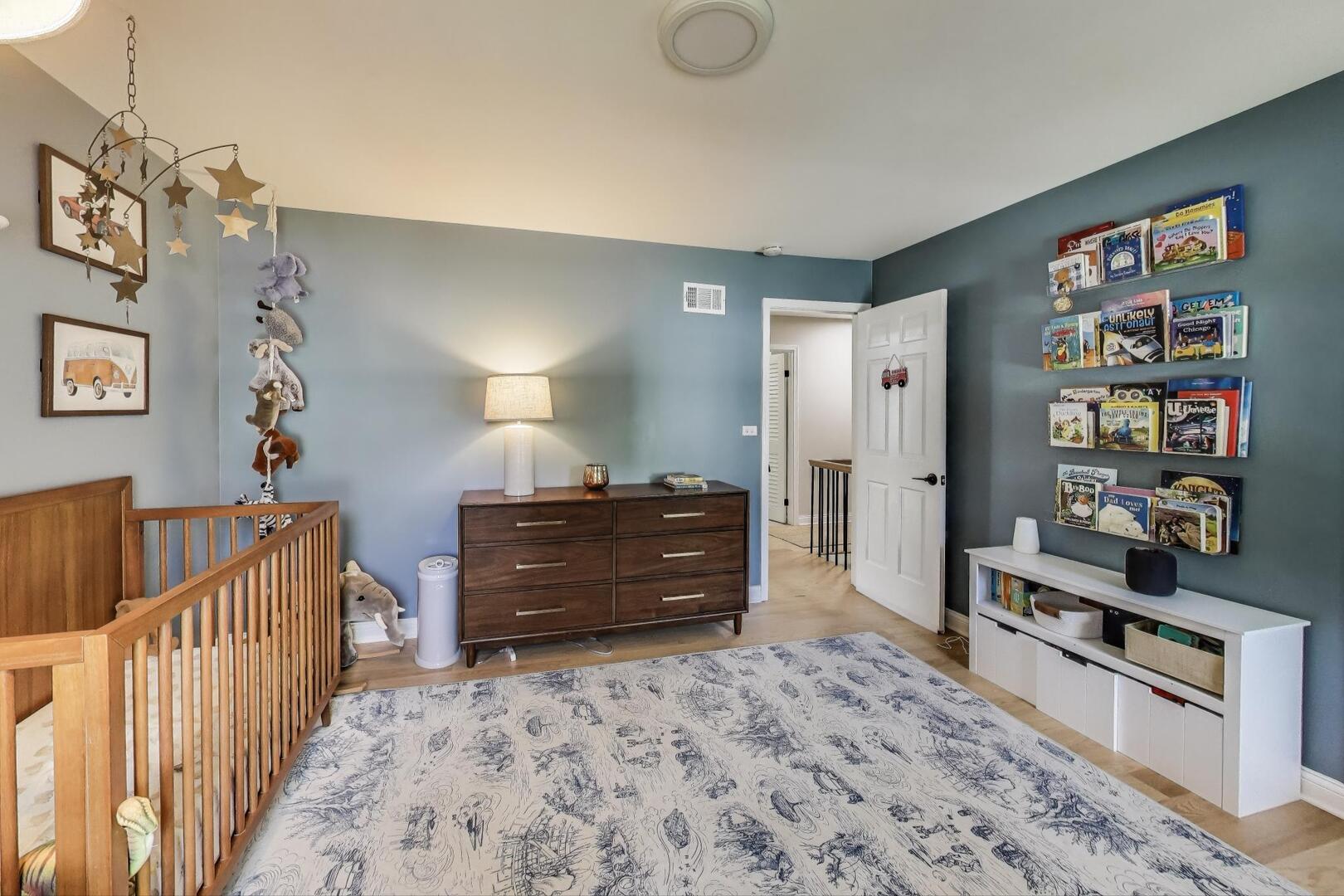 2811 Farmington Road Northbrook, IL 60062 - Photo 28 of 45 a room with a bed and cabinets