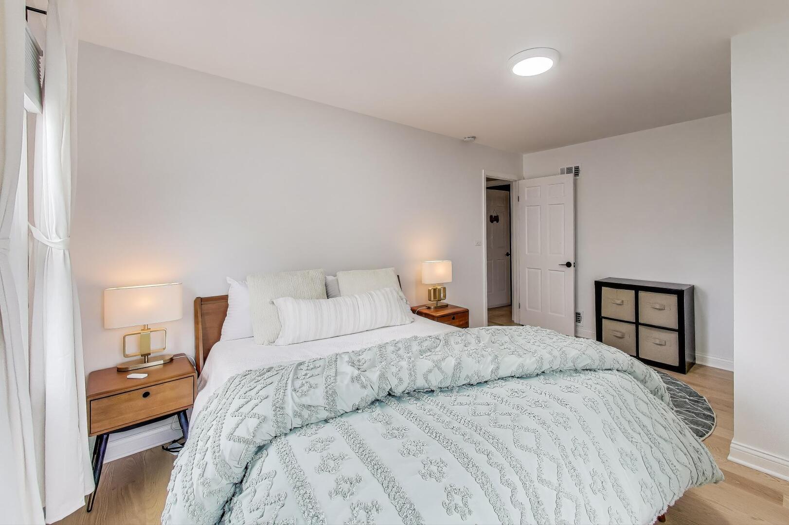 2811 Farmington Road Northbrook, IL 60062 - Photo 30 of 45 a bedroom with a bed and a closet