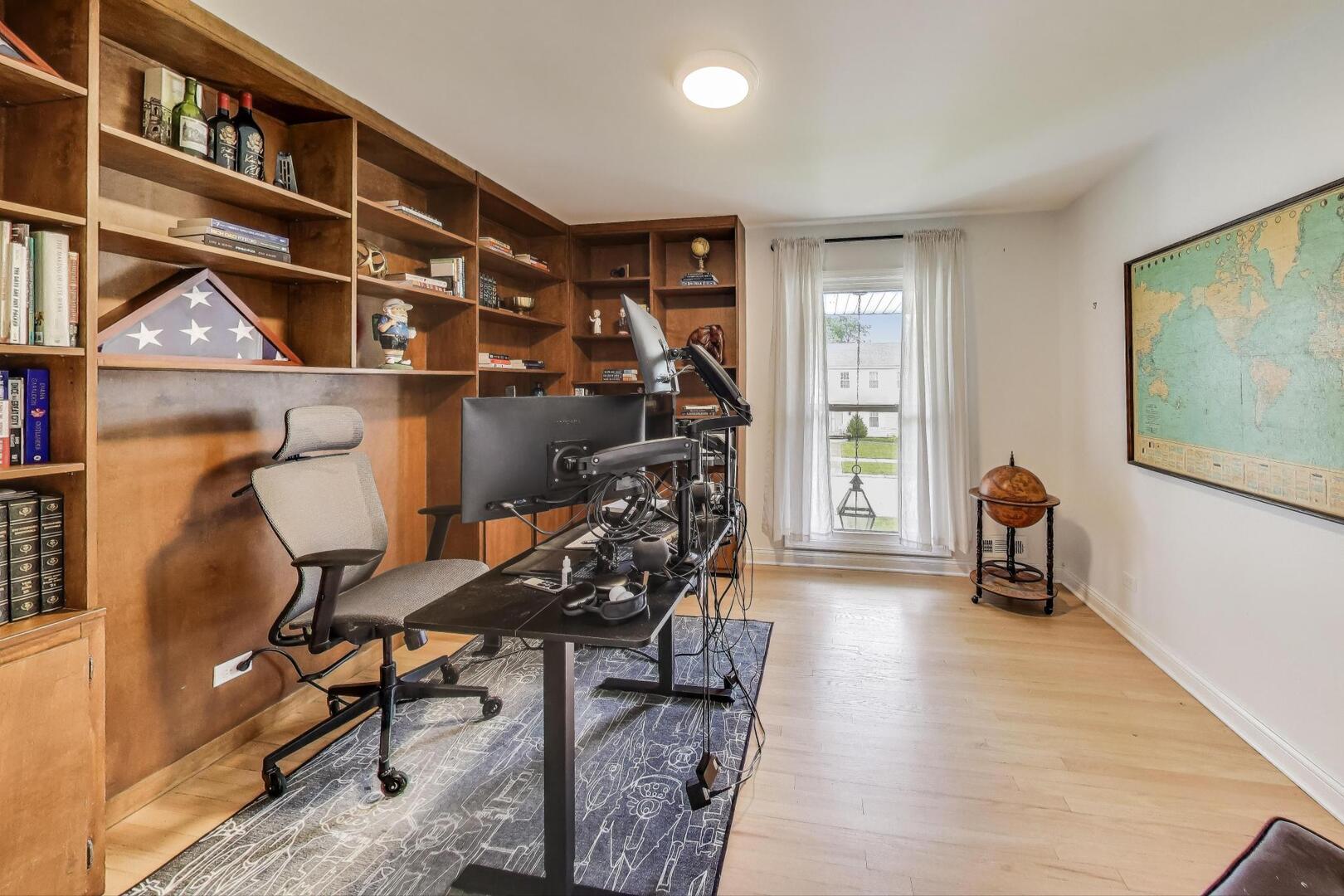 2811 Farmington Road Northbrook, IL 60062 - Photo 31 of 45 a view of a livingroom with furniture and a window