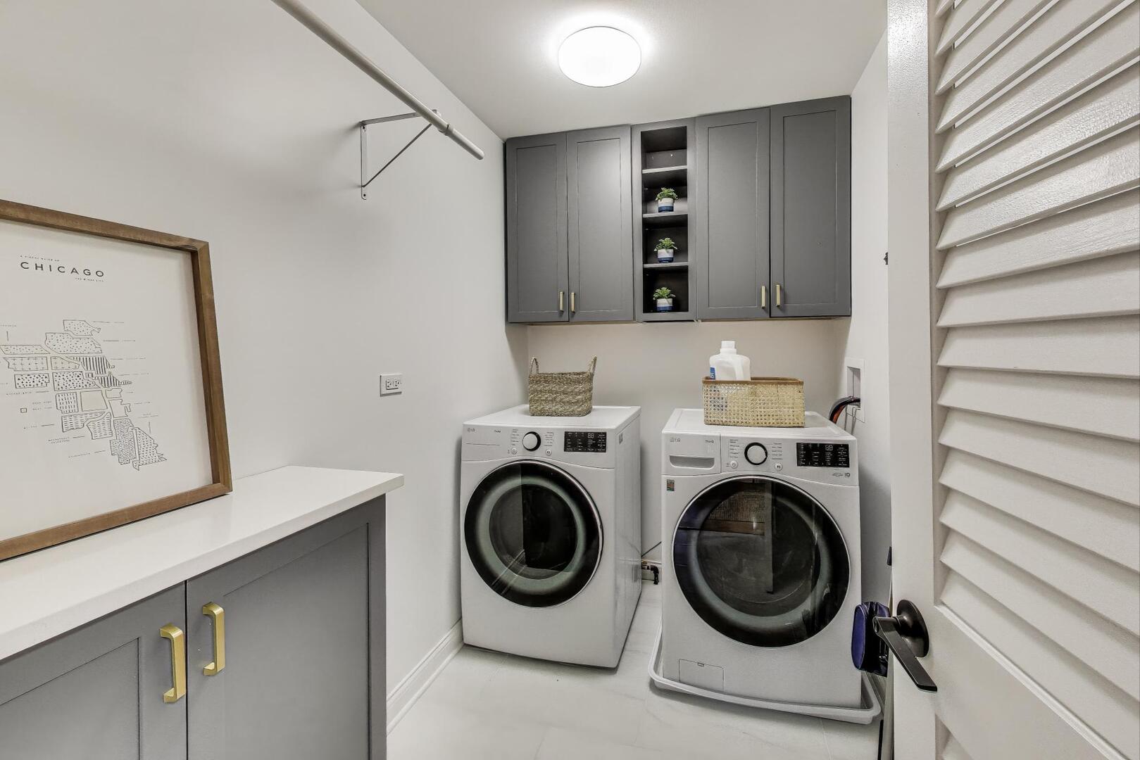 2811 Farmington Road Northbrook, IL 60062 - Photo 34 of 45 a utility room with dryer and washer