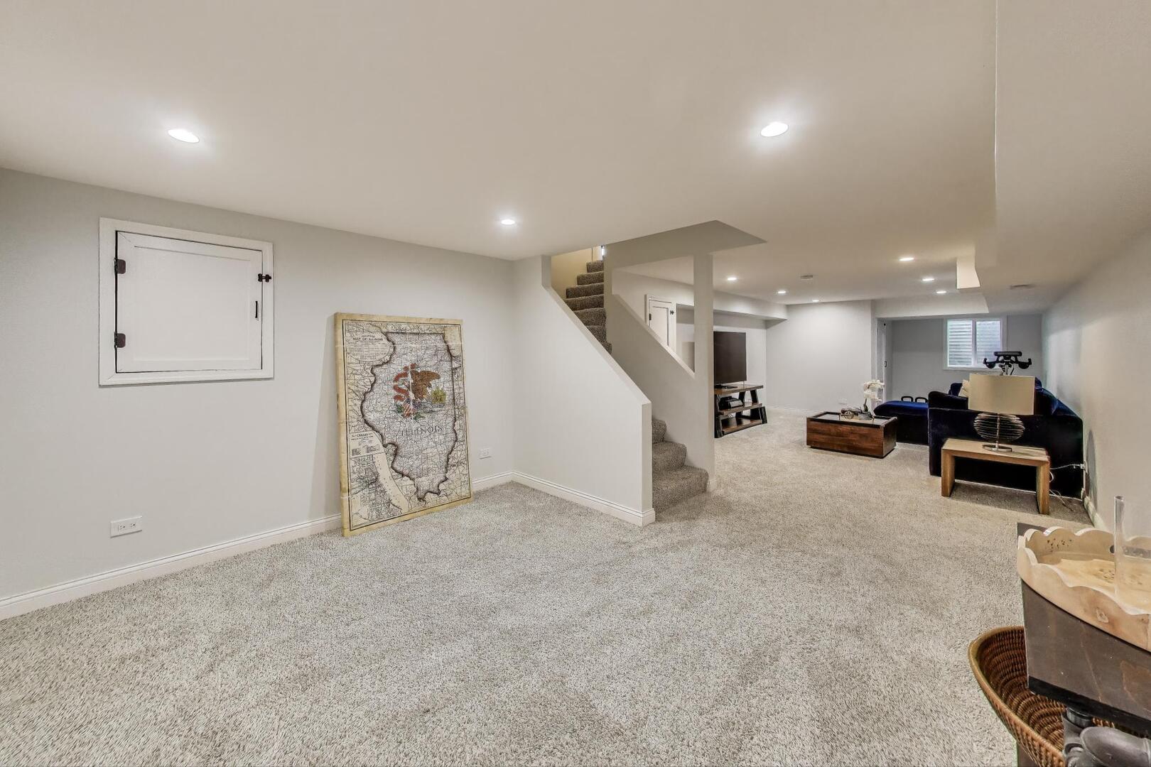 2811 Farmington Road Northbrook, IL 60062 - Photo 38 of 45 a view of livingroom with furniture